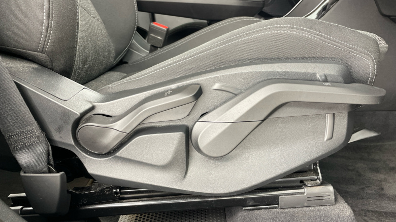 BMW 2 Series 220i MHT Sport 5dr DCT Petrol Hatchback